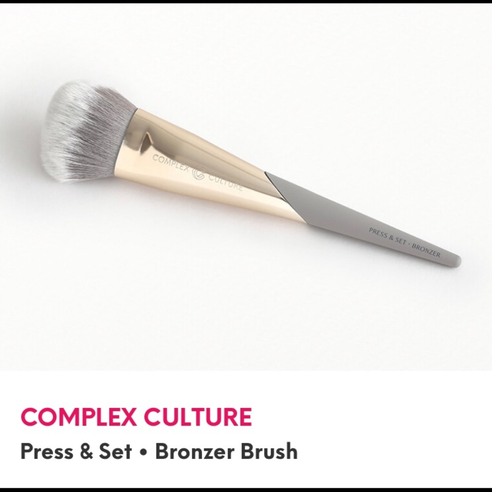 Complex Culture Press & Set Bronzer Brush